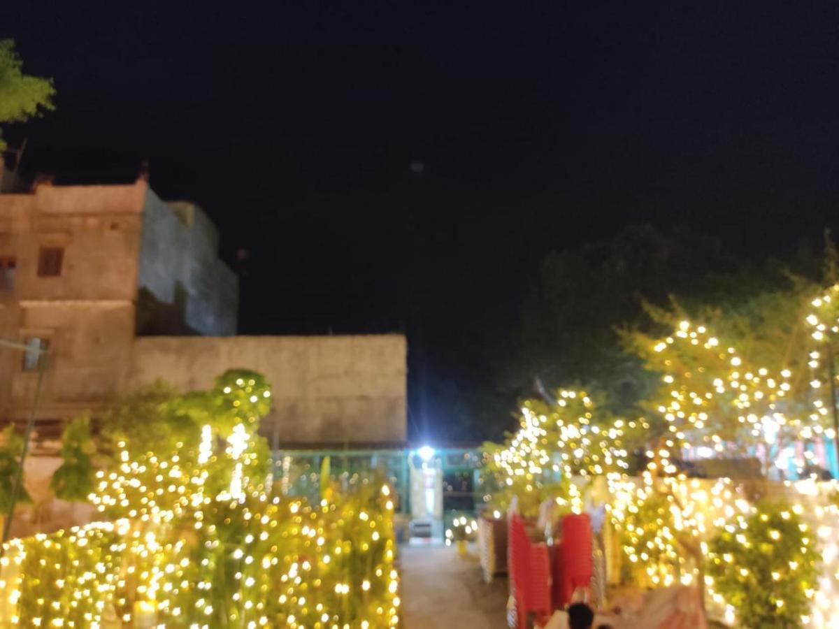 Maa Gauri Paying Guest House 瓦拉纳西 外观 照片