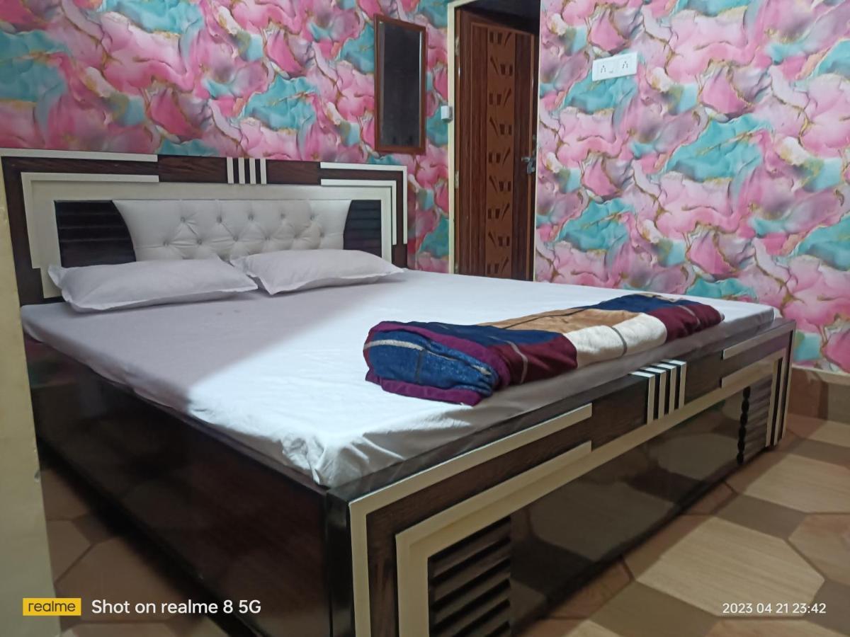 Maa Gauri Paying Guest House 瓦拉纳西 外观 照片
